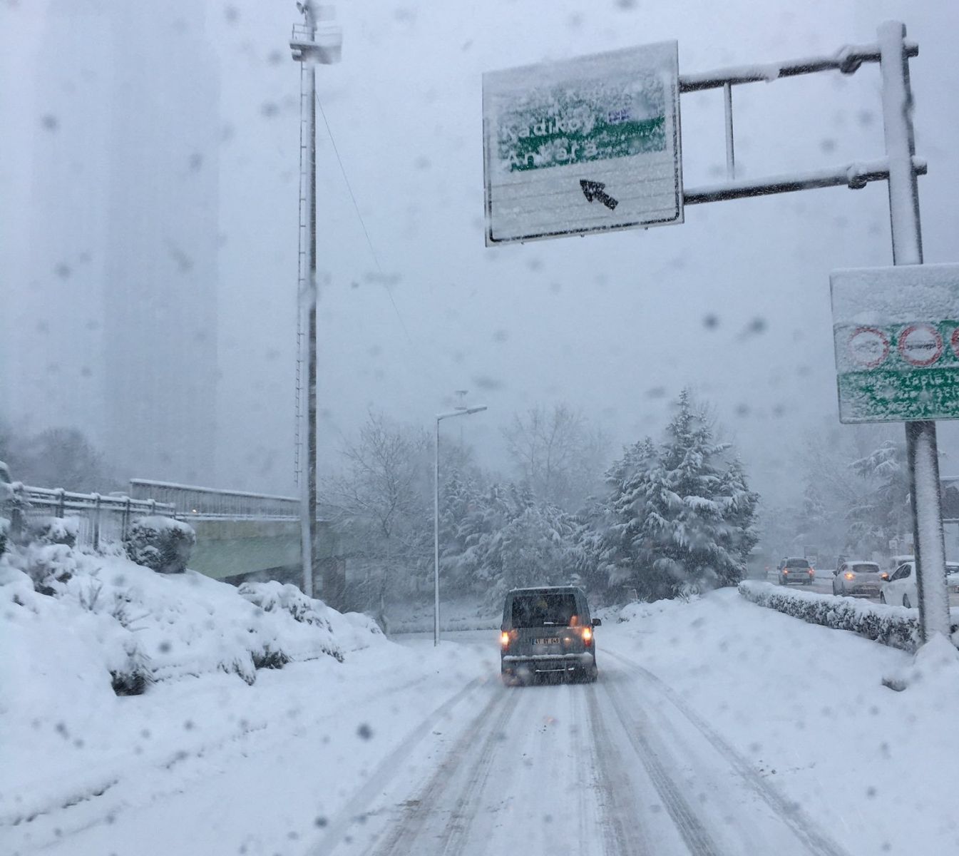 İstanbul’da kar trafiği: Yoğunluk yüzde 85’e ulaştı